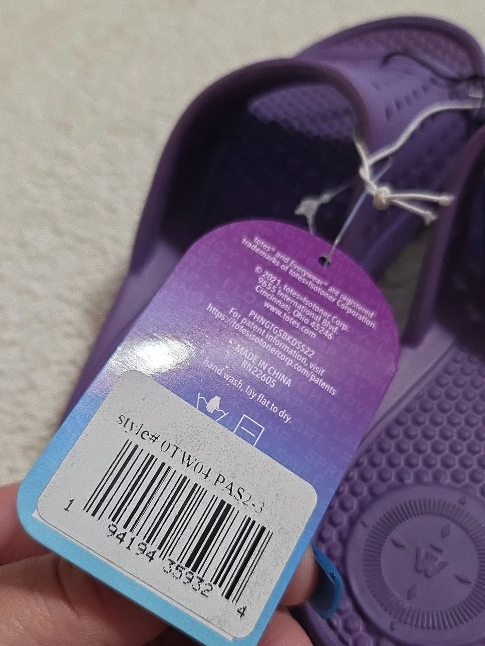 NWT TOTES SOLBOUNCE SLIDES